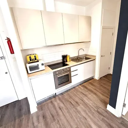 Comfy Cabot Circus Flat Sleeps 4 Appartement